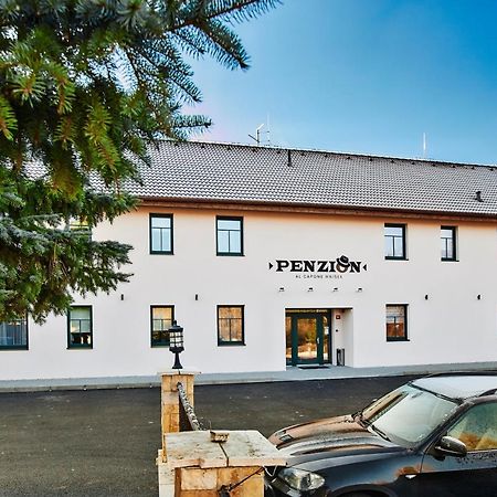 Penzion Al Capone Mnisek Mníšek pod Brdy Exteriör bild